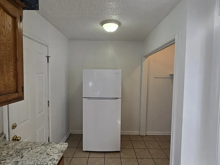 120 Oak Ridge Ave #A — Photo 5