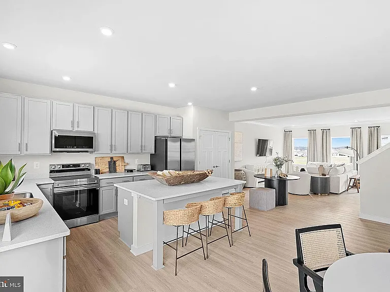 19 Elmiraj Ct — Photo 3