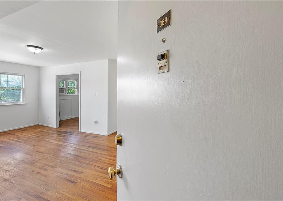 Front Door/Entrance