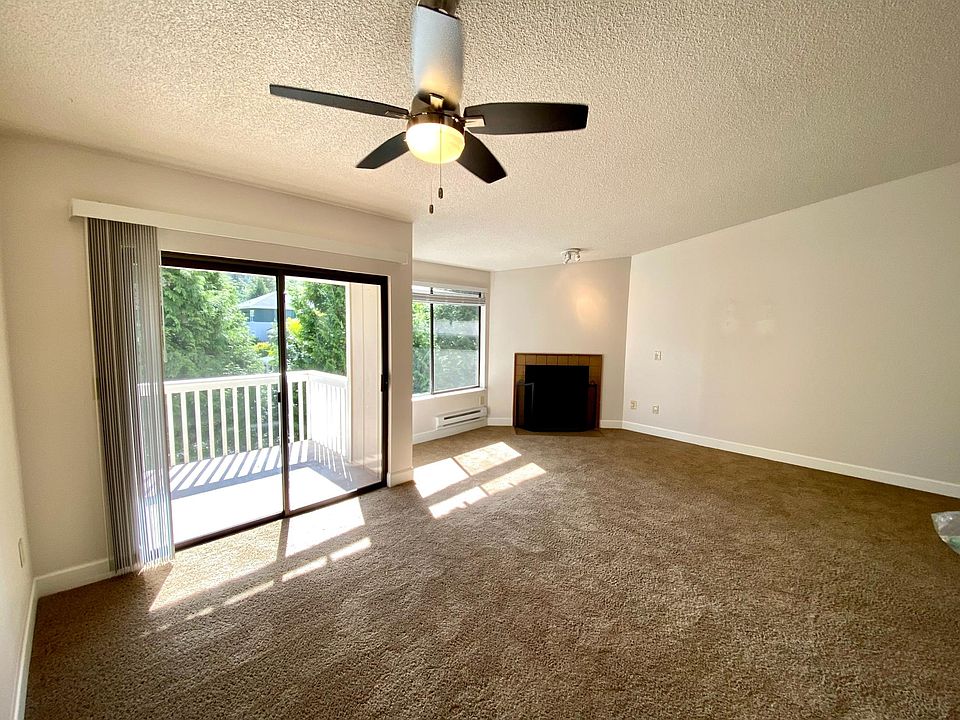 1st image of 550 100th Ave SE APT 20