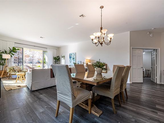5th image of 2668 Country Golf Dr