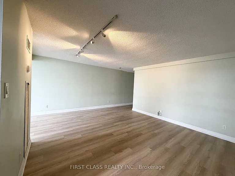 633 Bay St #2516 — Photo 22