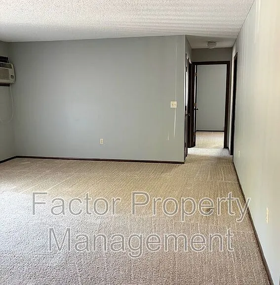 418 Allan Ave #6 — Photo 2