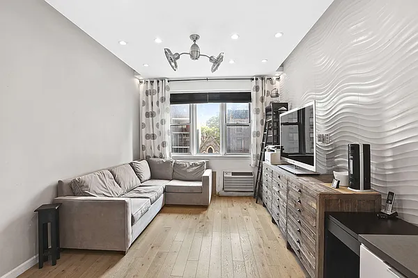 Rented by Compass | media 2