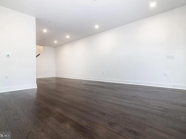 215 Lewis Fisher Dr #DR — Photo 5