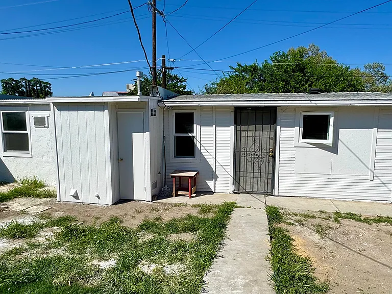 Shared yard with front house. New water heater and windows.