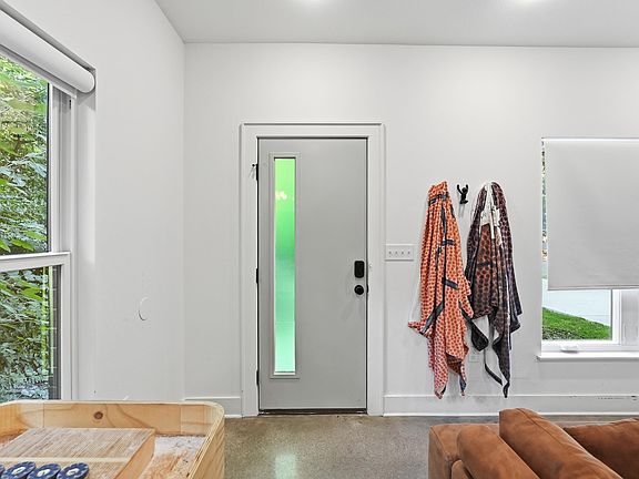 4th image of 2022 Weems St