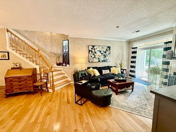 3rd image of 84 Bradford Commons Ln #84