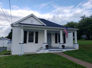 916 Peck St NW, Roanoke, VA 24017