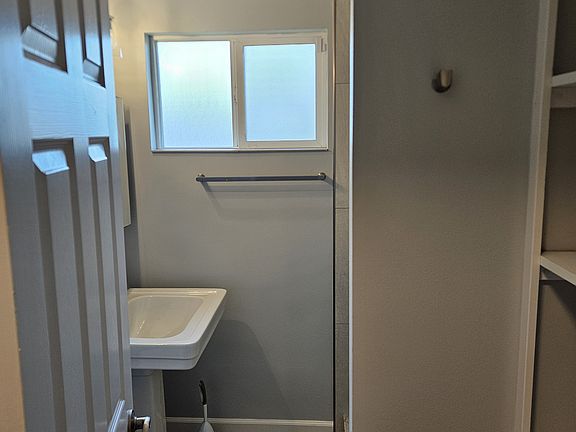 4th image of 12053 Hermosura St