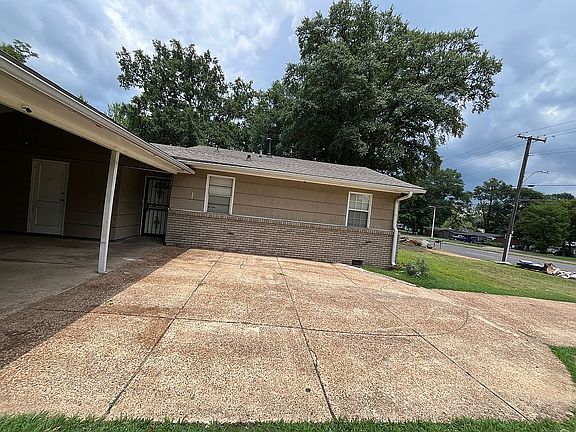 3rd image of 2993 S Perkins Rd