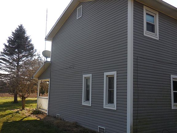 4th image of 403 E 1st St