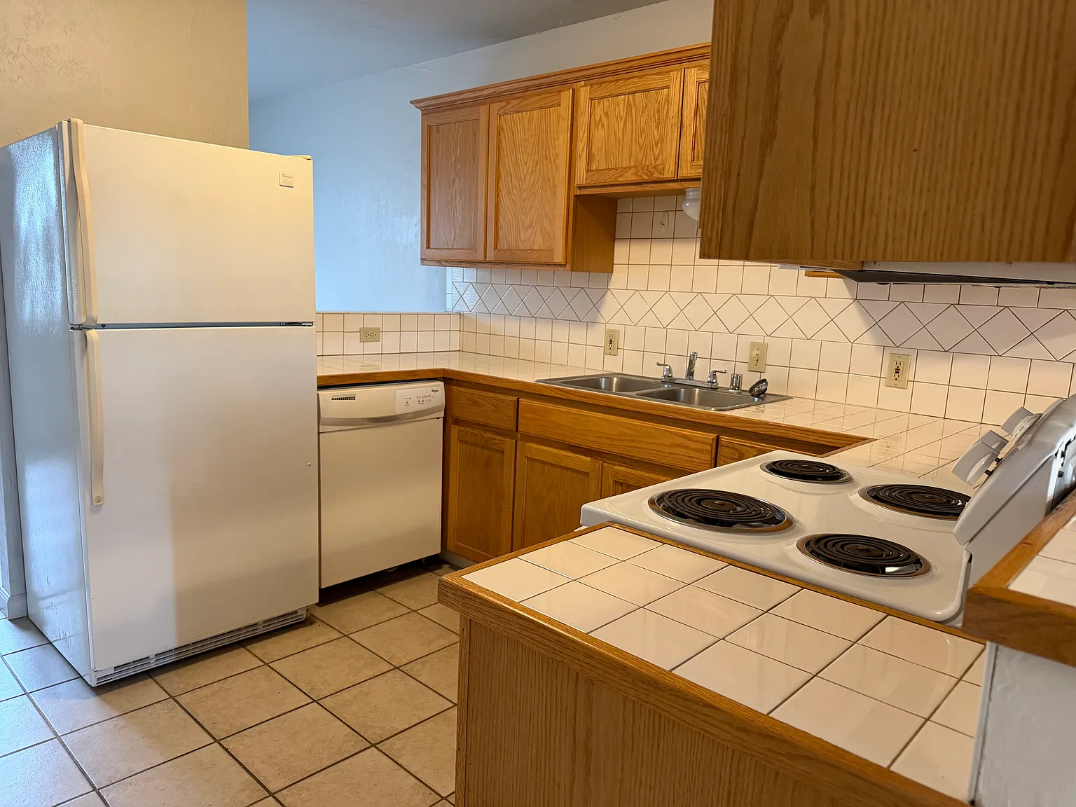 2 bed, 1.5 bath, 1000 sqft, $850 — Photo 3