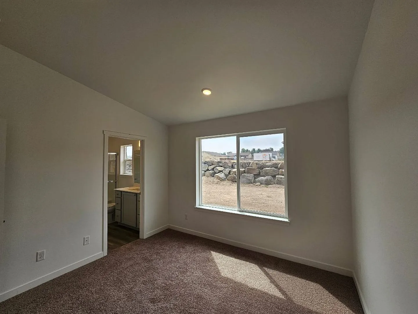 **Move-In Special: First Month Only $99! ** Landscaping Included! — Photo 4