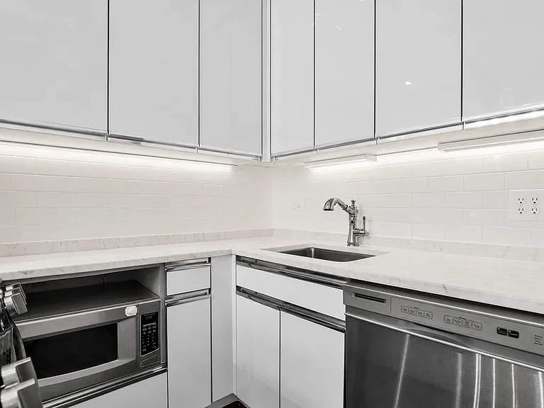 1000 Neil Ave — Photo 10