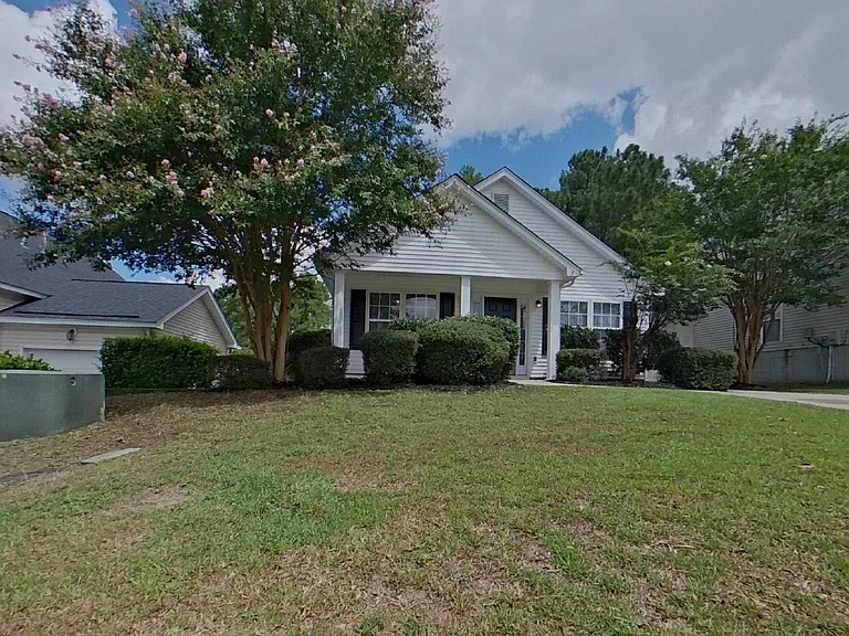 180-180 Riglaw Cir — Photo 1