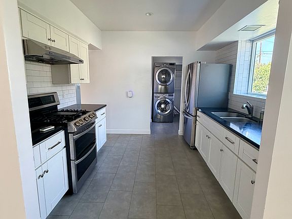 5th image of 131 N Vega St