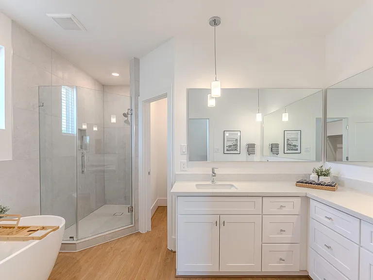7613 Victory Reserve St — Photo 12