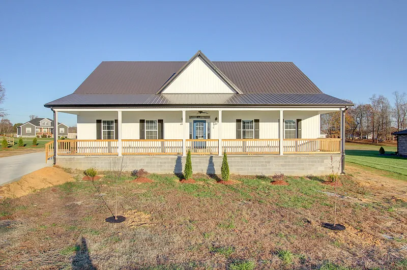 136 Riverbend Dr