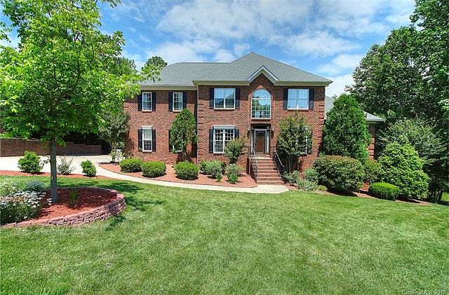 1st image of 2816 Arrowwood Ln