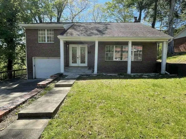 60 Woodland Dr, Madison, WV 25130