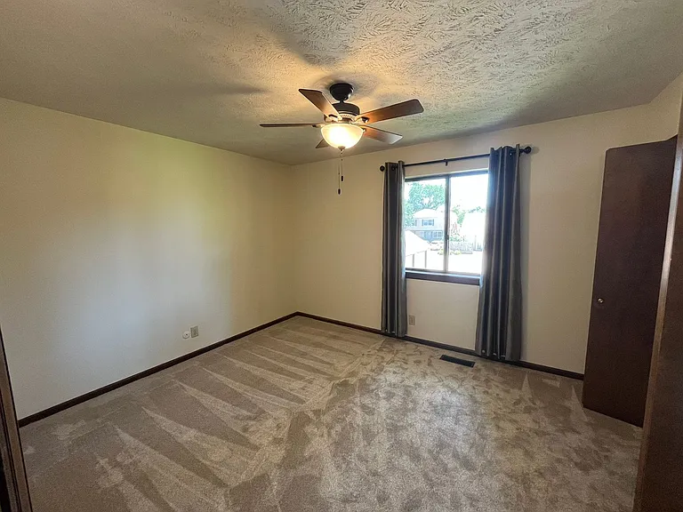 3027 W Capital Ave #5 — Photo 12