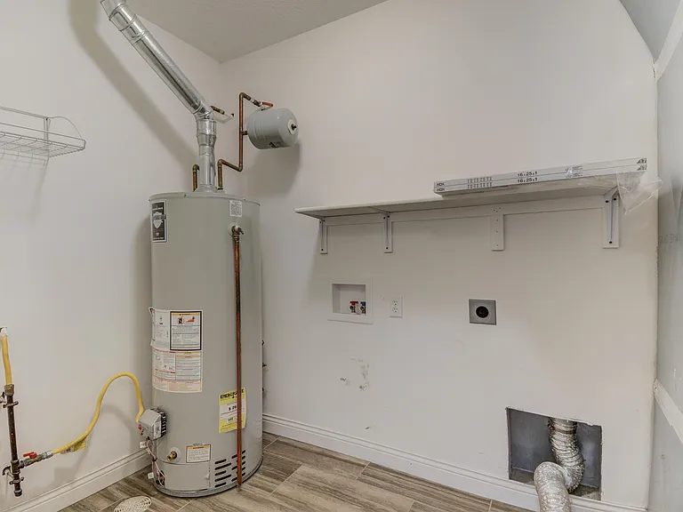 108 Corcoran Dr — Photo 22