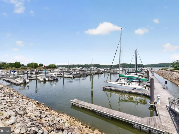 810 Belmont Bay Dr APT 204, Woodbridge, VA 22191