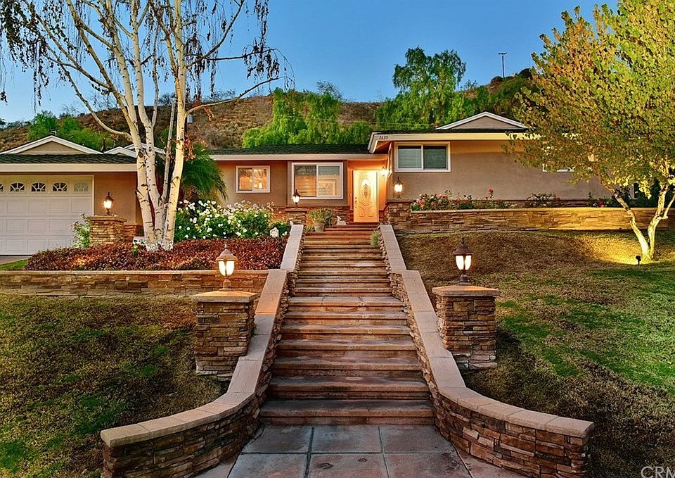1st image of 2639 Country Club Dr