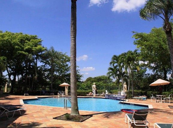 3rd image of 1755 Village Blvd APT 101