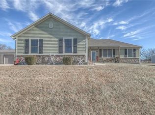 17788 189th St, Tonganoxie, KS 66086