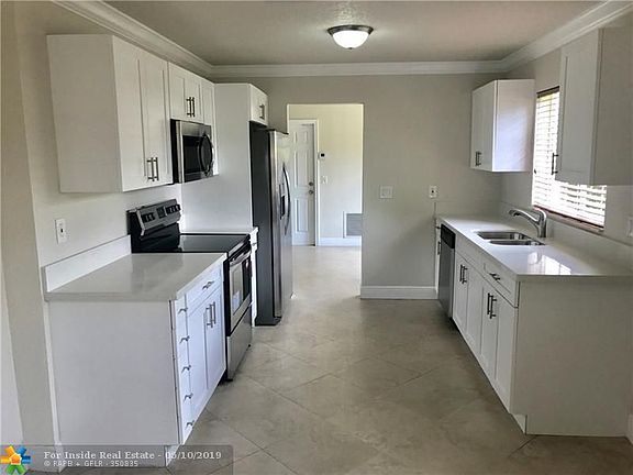 3rd image of 941 SW 68th Ave