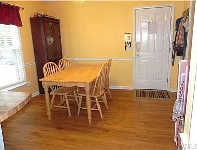 3rd image of 2714 Lynndale Ct