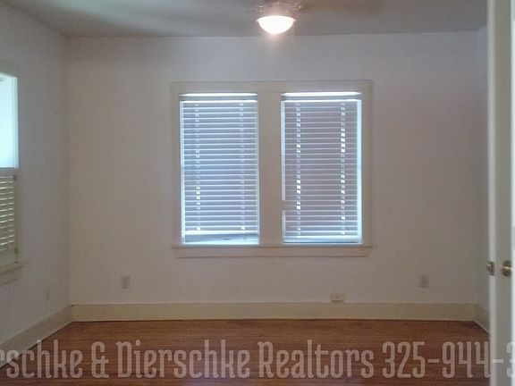 5th image of 1318 S Park St