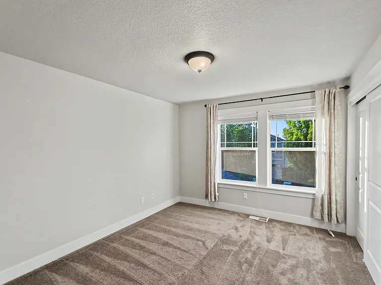 7615 Applegate Dr — Photo 22