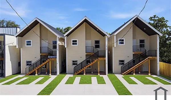 3 bed, 1100 sqft, $1,895 — Photo 1