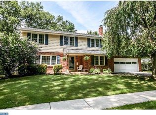 3323 Cross Country Dr, Wilmington, DE 19810