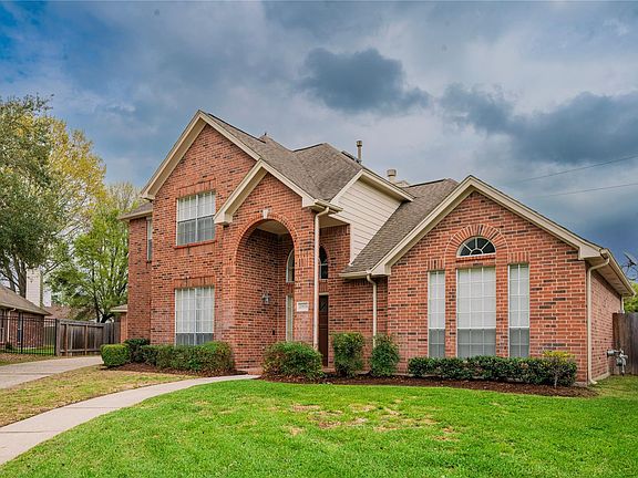 3rd image of 20834 Rivershire Ln