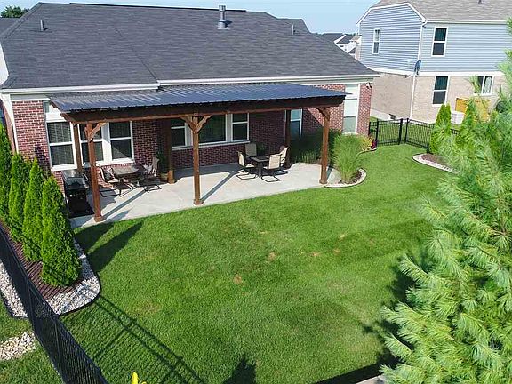 5th image of 15066 Stable Wood Dr