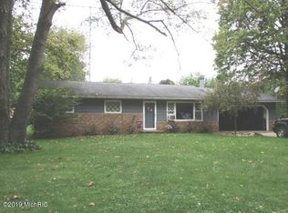 210 Hamilton Dr, Buchanan, MI 49107