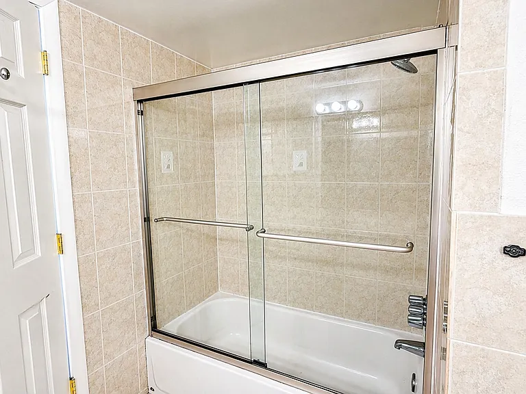 4255 N University Dr #308 — Photo 16