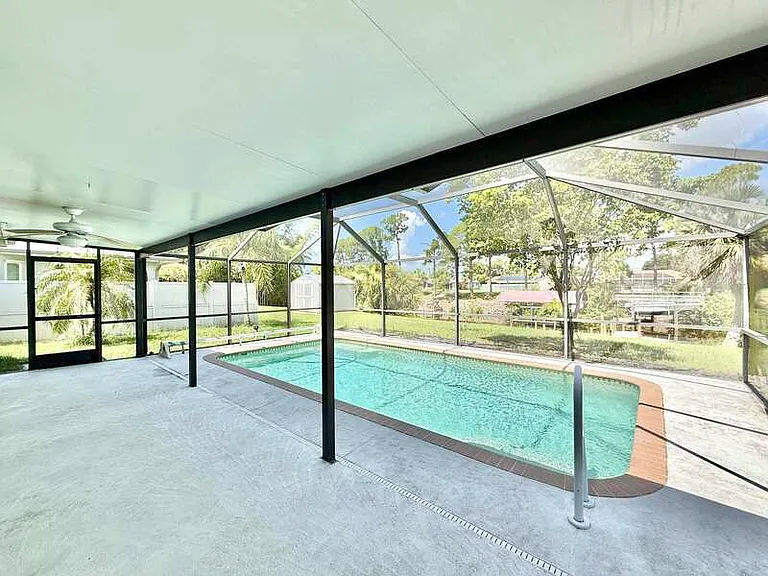 2055 Hyatt Dr — Photo 27