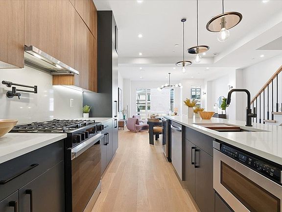 2nd image of 105 Laidlaw Ave #2