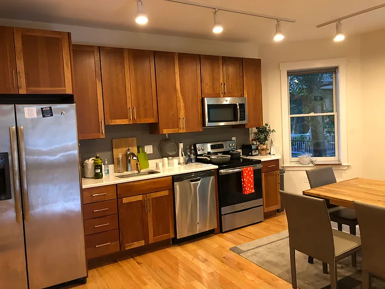 367 Harvard St #4 — Photo 6