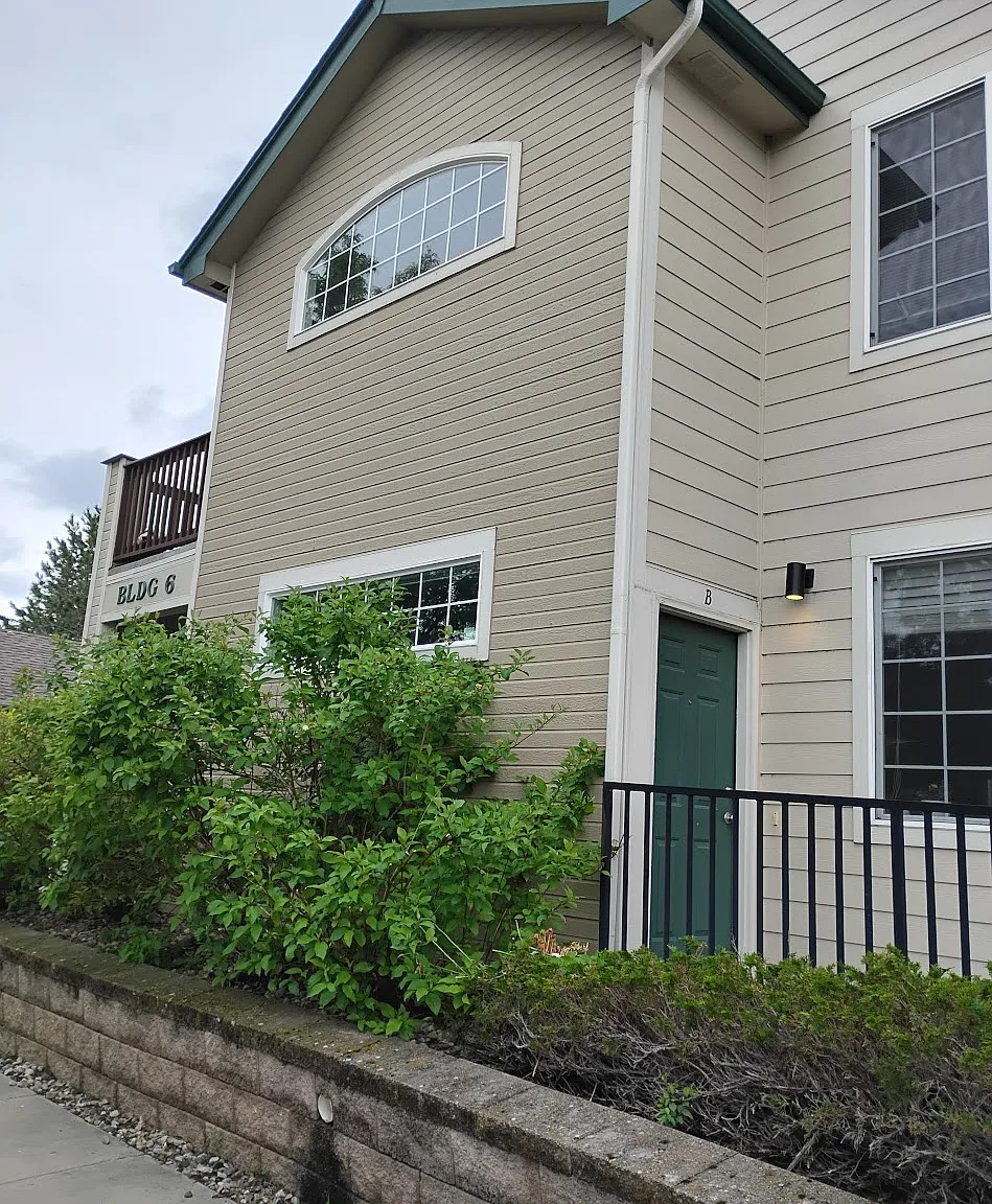 3 bed, 1440 sqft, $1,900 — Photo 1