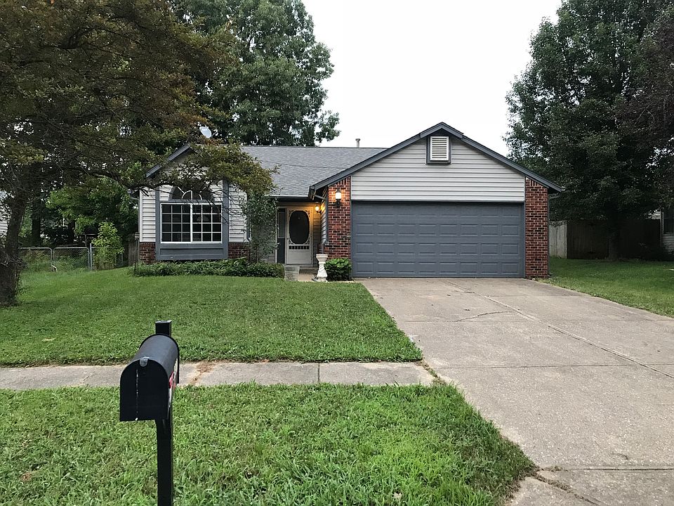 1st image of 3300 W Woodhaven Dr