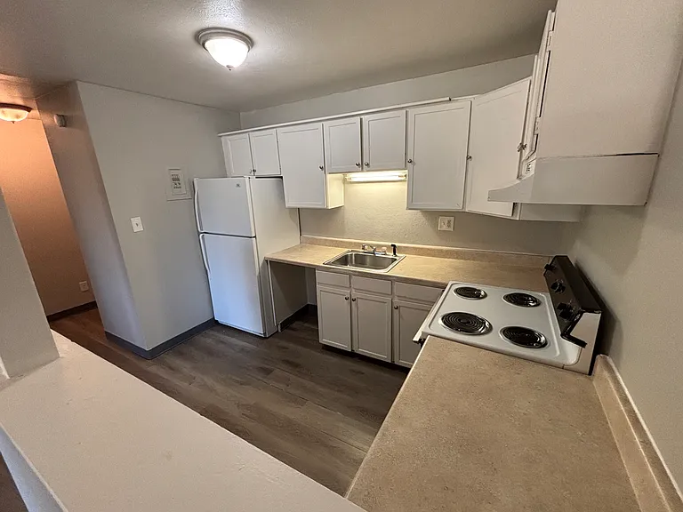 1726 Clemson Dr — Photo 1