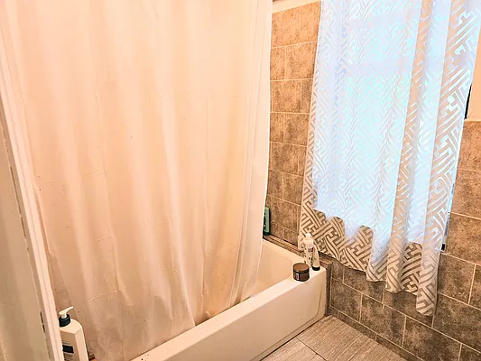 Rented by Virtual Real Estate | media 22