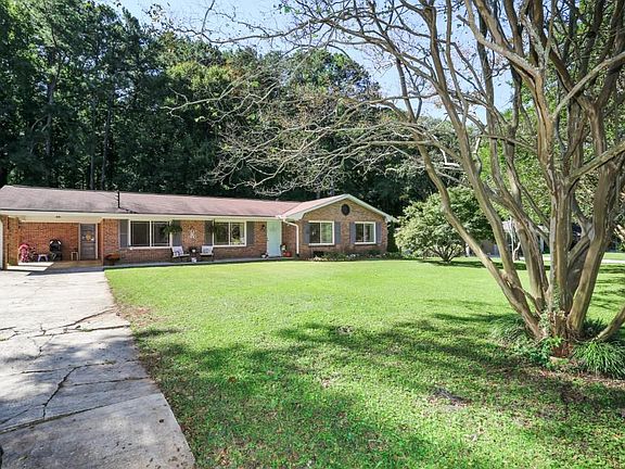 3rd image of 4211 Smithfield Dr