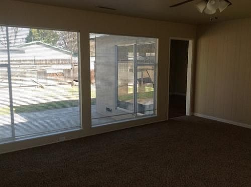 2nd image of 1525 W Roseburg Ave